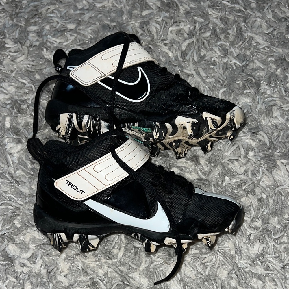 Nike Black and White Cleats with Swoosh